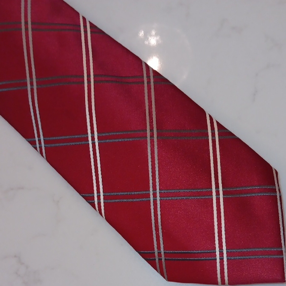 Donald J Trump Classic Red Plaid Men's Tie - Picture 1 of 5